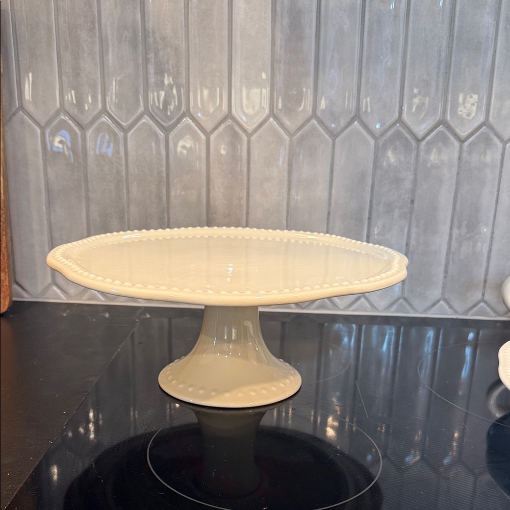 Elegant Pottery Barn “Emma” cake stand